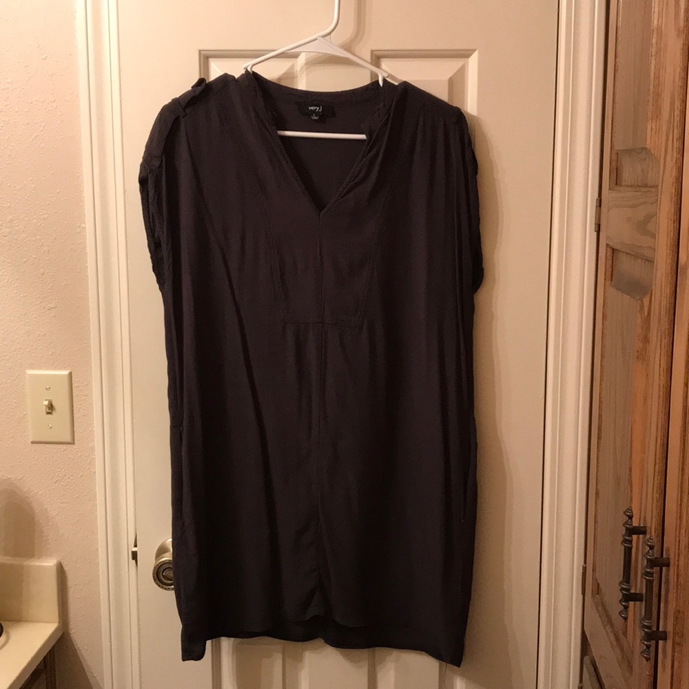 Very J long shirt (greenish grey color)